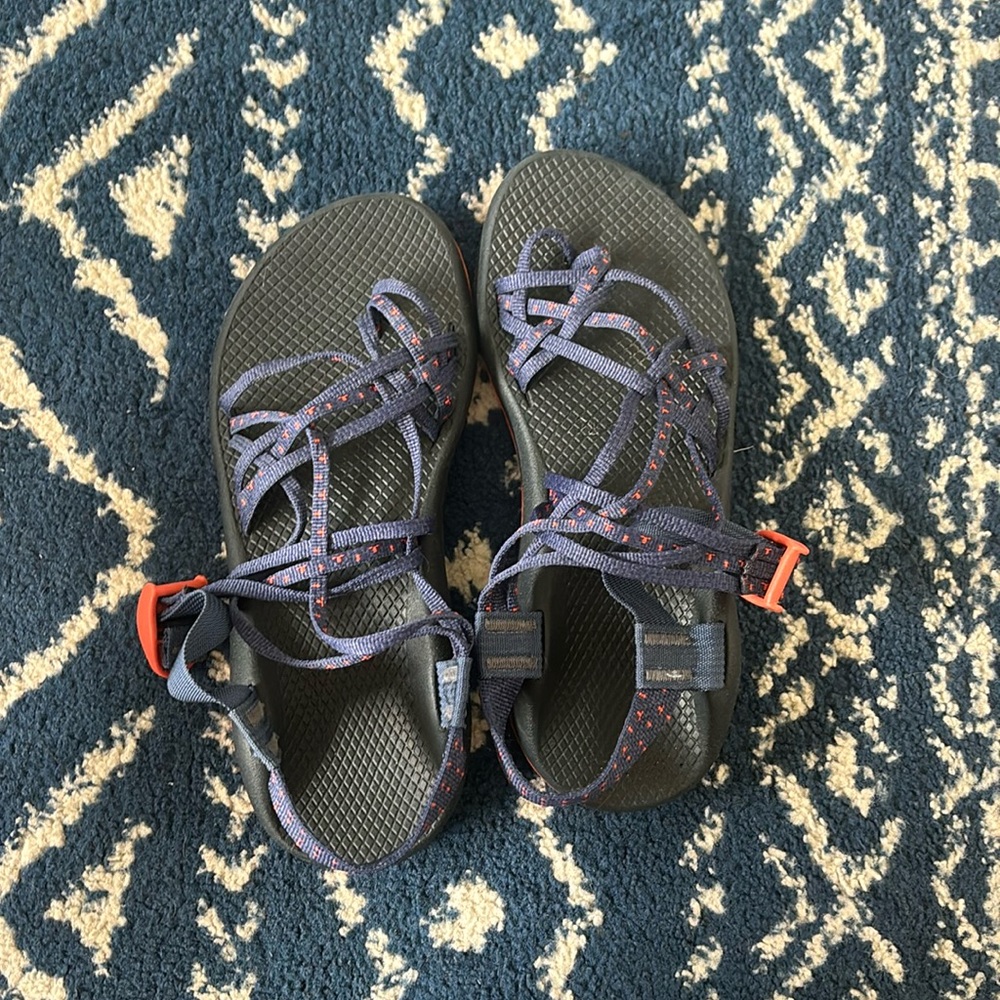 women’s chacos size 8